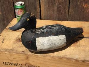 lot 22 image: Old Wooden Duck Decoy