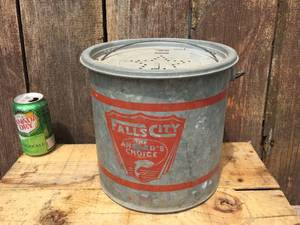lot 25 image: Vintage Falls City Galvanized Minnow Bucket