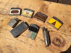 lot 35 image: Vintage Pocket Lighters - Advertisers - Camel