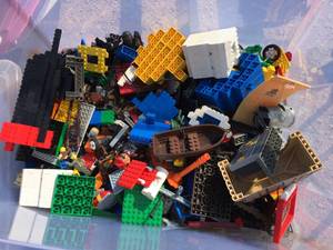 lot 48 image: Tote of Legos with Mini Figs