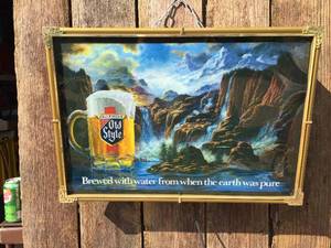 lot 65 image: Vintage Old Style Light-up Motion Beer Light - Works