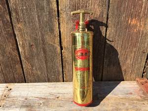 lot 66 image: Vintage Stunning Quick Aid Brass Fire Extinguisher