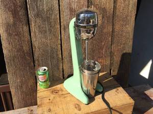 lot 79 image: Vintage Hamilton Beach Drinkmaster - Jadeite