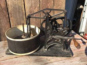lot 84 image: Antique Starrett Mechanical Food Chopper - 1800s