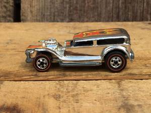 lot 93 image: Vintage Hot Wheels 1969 Redline Prowler