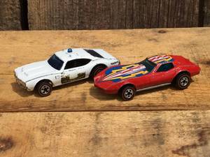 lot 96 image: 2 Vintage Hot Wheels Redline Corvette Stingray - Law Enforcement