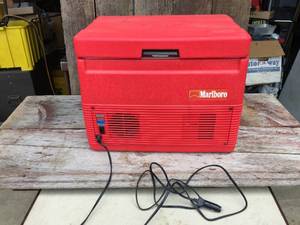 lot 104 image: Coleman - Marlboro Plug-in Cooler