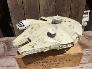 lot 113 image: Vintage Star Wars 1979 Millennium Falcon