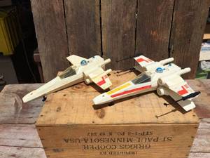 lot 115 image: 2 Vintage Star Wars X-Wing Fighters - 1978
