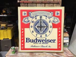 lot 131 image: Vintage Large Budweiser Continents Light-up Clock