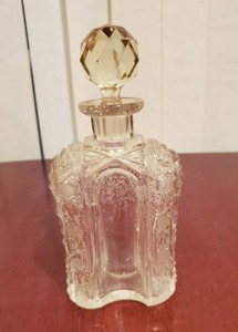 lot 14 image: Old Decanter Perfume Bottle