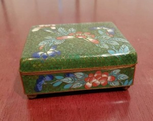 lot 17 image: Cloisonne Trinket Box