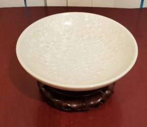lot 21 image: Meissen MCM Bowl