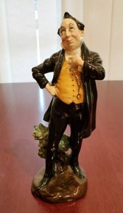 lot 33 image: Royal Doulton Pecksniff from Charles Dickens Figurine