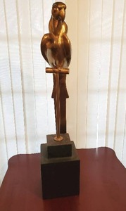 lot 6 image: Large Brass Parrot Sculpture