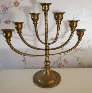 lot 190 image: Candelabra