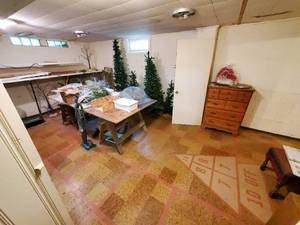 lot 402 image: Contents Of Storage Room