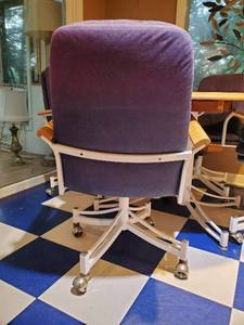 lot 50 image: Vintage Table with Chairs on Casters