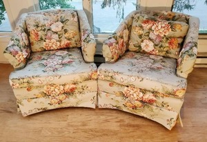 lot 51 image: Pair of Upholstered Accent Chairs