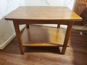 lot 79 image: Vintage End Table by Lane