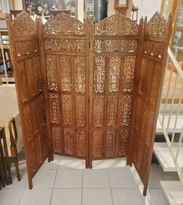 lot 78 image: Carved Wood Screen