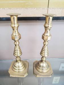 lot 93 image: Pair of Brass Candlesticks