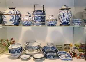 lot 113 image: Collection of Asian Style Dishes