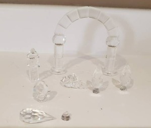 lot 137 image: Collection of Misc. Swarovski Crystal pieces.