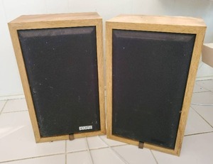 lot 167 image: Pair of KLH CL-JR Bookshelf Speakers
