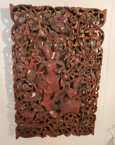 lot 168 image: Hand carved Wood Dcor