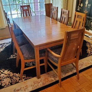 lot 7 image: Vintage Dining Set