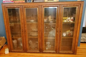lot 88 image: Lighted Wood Hutch