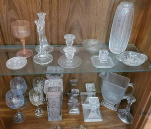 lot 374 image: Collection of Glass Items