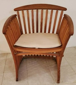 lot 467 image: MCM Style Chair