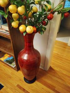 lot 302 image: Large vase with Fake Fruit Dcor