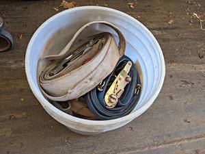 lot 34 image: Lot of (4) Ratchet Straps
