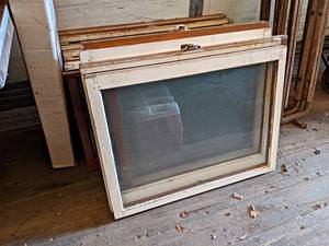 lot 112 image: Large Lot of Assorted Wood Frame Windows - About 15 windows - NO SHIPPING