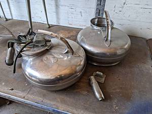 lot 113 image: Surge Milk Cans and More - NO SHIPPING