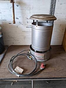 lot 124 image: 250,000 BTU Propane Heater - NO SHIPPING