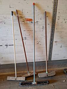 lot 140 image: Lot of (4) Push Brooms - NO SHIPPING