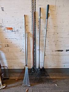 lot 137 image: Lot of (5) Leaf Rakes - NO SHIPPING