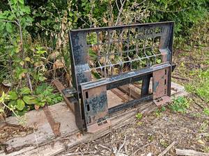 lot 2 image: Skidloader Pallet Forks w 48 Forks - NO SHIPPING