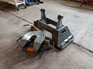 lot 7 image: BW Companion Fifth Wheel Hitch - Model RVB3300 - NO SHIPPING