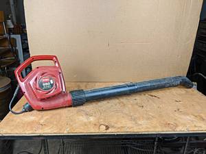 lot 169 image: TORO Model 850 Electric Leaf Blower - NO SHIPPING