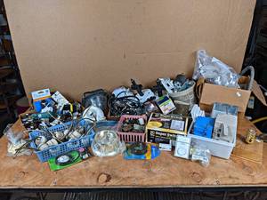 lot 190 image: Large Lot of Electrical Supplies