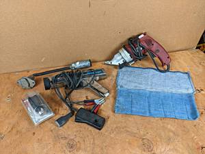 lot 228 image: Electric Snippers, Sears Timing Light and More
