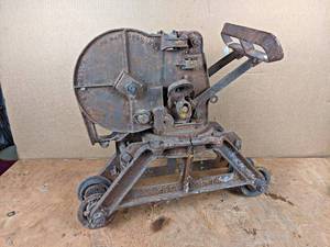 lot 247 image: Hudson Cast Iron HayBarn Trolley - Measures 21 x 8 x 18 - NO SHIPPING