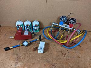 lot 274 image: AC Manifold Charging Gauges  (3) R134a Refrigerant Cans - NO SHIPPING
