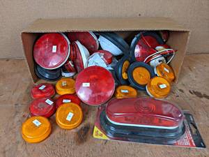 lot 276 image: Large Lot of Trailer Stop and Turn Lights