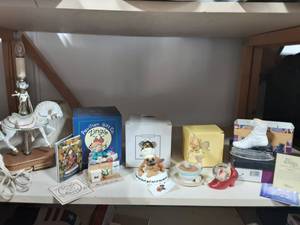 Lot Of Collectibles Betty Boop, Figure Skate, Unicorn Lamp, Others